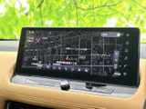 高精細な地図画面は、運転をサポートする様々な情報を表示します。スムーズなナビゲーションで、目的地まで快適に。
