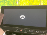 【12.3インチワイドナビ】高級感とインパクトのある大型ワイドナビを装備。各種オーディオ操作はもちろん、横長ワイド画面でのマップ2分割表示など、利便性も高いナビです♪