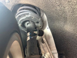 お車を安心してお乗りいただく為には、足回りの定期点検が欠かせません。サービスサポート(有償保証)では無料点検もご提供しており、安心のカーライフをお過ごしいただけるサポート体制が整っています。