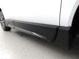 TRD製GRサイドスカートを装着しております。