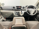 運転席からの視界が左右に広く隅々まではっきりと見渡せます。車の前端も把握しやすく安心して運転できます。