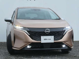 アダプティブLEDヘッドライト。フロントカメラで前方の状況を検知し対向車や先行車に眩しい思いをさせることなく必要なところだけを遠くまで照射します。