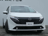 アダプティブLEDヘッドライト。フロントカメラで前方の状況を検知し対向車や先行車に眩しい思いをさせることなく必要なところだけを遠くまで照射します。
