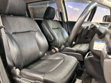 運転席も広々としており運転しやすい環境を実現しています☆