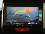 バックカメラ搭載です!車庫入れが苦手な人はもちろん、車両感覚に自信がある人にもお勧めです!見えない箇所が見えるようになるので、低い障害物や隠れてしまっている子供の存在等にも気付く事が出来ます。