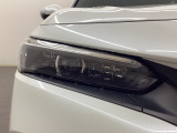 ★ LEDヘッドライト ★シャープで精悍なフロントフェイスを演出するLEDヘッドライト。機能性とデザイン性を兼ね備えた魅力的な装備です♪