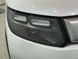 LEDヘッドライトは、点灯の瞬間から最大光量を発揮し、突然暗くなるトンネルなどでの安定感を高めます。