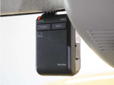 ◆ドライブレコーダー◆映像・音声などを記録する自動車用の装置です。 もしもの事故の際の記録はもちろん、旅行の際の思い出としてドライブの映像を楽しむことができます。