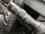 雨天時でもクリアな視界を確保。運転に必要な情報を的確に把握できます。