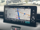【メーカー純正9型ナビ】インテリアに溶け込むスタイリッシュな「専用設計」メーカーナビを装備♪視認性や操作性など基本性能にも優れ、より上質なカーライフをお楽しみいただけます。