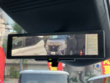 大好評「インテリジェントルームミラー」!車両後方のカメラ映像がミラーに映るので、乗員や荷物が多くても安心♪夜間や悪天候の日でもクリアな映像で視界良好です◎