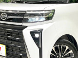 【LEDヘッドライト】悪天候や夜間走行時も良好な視界を確保し安心して運転できる高輝度LEDヘッドライトを装備!点灯速度が早く、消費電力も抑えられています。