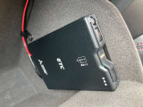 ETC車載機は助手席側のグローブボックス内部に取り付けられております。盗難防止に役立ちますし、邪魔になる事にもなりません!