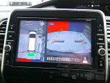 【アラウンドビューモニター】空から見下ろした映像がナビ画面にて確認可能です。駐車もラクラクですよ♪