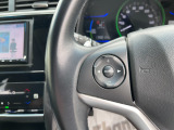 【ステリモ】ステアリングリモコンスイッチにてオーディオ操作可能となっており、運転にも集中できます。少しでも視線移動を減らし事故に遭う確率を下げます。