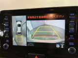 【パノラミックビュー&バックビュー】駐車時の安全確認をする為に車両上方からの映像と後方カメラからのを同時に表示しバックガイドも付いているのでバックの苦手な方でも安心して運転出来ますよ。