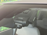 【ドライブレコーダー】ドライブレコーダー装備!走行中はもちろん、あおり運転や事故に遭遇した際、映像で記録し、万一のリスクに備えます。※記録用SDカードはお客様ご自身でご準備いただく必要があります。