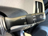 【オートライト】周りの明るさに応じて自動でヘッドライトの点灯・消灯ができる機能です!ライトの付け忘れ・消し忘れなどが無くなり、雨の日や夕方の走行も安心!トンネル通過時も便利ですね♪