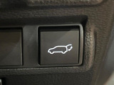 【パワーバックドア】スマートキーや運転席のボタンを押すだけでリアゲートが自動で開閉します!荷物を持っている時や、高い位置にあるバックドアを閉める際に便利な機能です♪