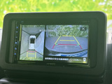 後方確認がスムーズに行えるバックモニターを搭載。狭い道や駐車時も安心です。ガイドライン表示で、より正確な駐車操作をサポートします。