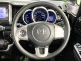 【ステアリングスイッチ】運転中、前方から目線をそらすことなく、オーディオ等の操作が可能な便利機能!安心&快適なドライブを演出してくれます♪