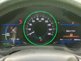 視認性の高いメーター類で、運転に必要な情報を的確に把握できます。運転に集中できる、機能的なデザインです。