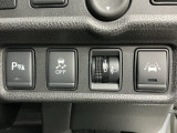障害物センサー、車がカーブの外側へ膨らんだり内側へ巻き込んだりする挙動を防止する横滑り防止装置、走行中の車両が車線からはみ出さないようドライバーをアシストする車線逸脱防止支援システムです!
