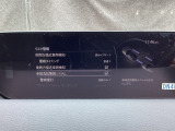 車線逸脱警報システム (LDWS) は自車が車線から逸脱する可能性があることを知らせる装置です。