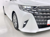 フォグランプ装着車です。暗い夜道の車両前方を明るく照らします