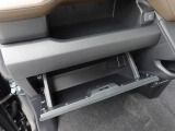 愛知ダイハツではお車をご購入頂いた後が本当のお付き合いのスタートだと思っています。 ですので定期点検や車検もお得なパックをご用意してお客様に頼りにされるダイハツディーラーを目指しています☆