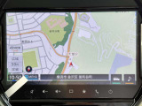全方位モニター付9インチナビ。ナビ機能はもちろんスズキコネクトとの連携でドライブの安心感を高めます。スマートフォンとの連携も可能・Apple CarPlay・Android Auto