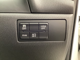 各種機能の切替スイッチは運転席パネル下に集約されています。任意で切り替え可能なため状況に合わせてお使いください。