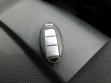 『インテリジェントキ-』機械的な鍵を使用せずに車両のドアの施錠/解錠、エンジン始動が可能なシステムです!(スペアキ-付き)