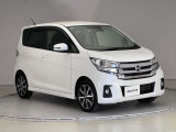 【車両状態証明書】査定協会公認のプロの検査員が公平かつ確かな基準で検査を実施。車両評価をもとに、安心しておクルマをお選びいただけます。