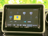 高音質なサウンドを車内でお楽しみいただけます。多様なメディアに対応し、お好みの音楽で快適なドライブを演出します。