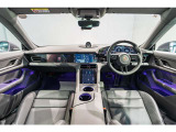 運転席からの眺めです。視界の良さが特徴です。
