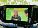 停車中にテレビや映像コンテンツをお楽しみいただけます。後部座席での移動時間をより快適に。家族や友人と一緒に、楽しい時間を過ごせます。