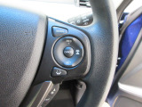 Hondaセンシングの機能のひとつ、アダプティブクルーズコントロール付!アクセルから足を離しても設定したスピードと前車との車間を保ち走行してくれます!車線維持もアシスト☆高速道路で疲労軽減ですね☆