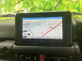 鮮明な地図表示で、目的地までスムーズに案内してくれます。運転に集中しながら、安全なドライブを楽しめますね。