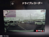前後(室内)ドライブレコーダー装備、事故の走行記録だけでなく、ドライブの思い出を記録したりとカーライブを豊かにします。