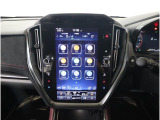 11.6インチの縦型ディスプレイに、ナビゲーション機能をはじめ、エンターテインメント、車両情報、エアコン操作、各種設定などを集約。タブレットのような感覚で、直感的に操作できます。
