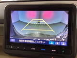 バックも安心のバックカメラ付いています。バックカメラがあると、いつでも安全にバックできますね。死角も減ります。