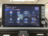 様々な情報を一目で確認できるマルチモニター。運転状況を把握しやすく、安全運転をサポートします。
