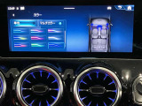 車内を彩るアンビエントライト。いつでもお好みの室内空間を演出してください。