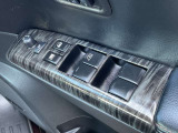 パワーウインドウ(フロントドア、スライドドア)(運転席・助手席・セカンド:ワンタッチ、キーオフ後作動、挟み込み防止機構付)