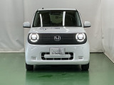 LEDヘッドライトを装備しています。LEDヘッドライトはとても明るく、雨の日や夜間走行も安全・安心です。オートライトコントロール付きで周囲の明るさに応じて自動で点灯・消灯します