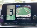 アラウンドビューモニター、駐車中の車を空から見下ろしているかのような映像で表示し、駐車をアシストします