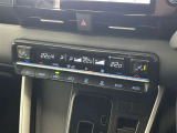 オートエアコンは温度を設定するだけで、自動で風量などを設定してくれます。運転しながら操作も必要ないので、安全性も向上します。
