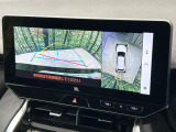 【パノラミックビューモニター】専用のカメラにより、上から見下ろしたような視点で360度クルマの周囲を確認することができます☆死角部分も確認しやすく、狭い場所での切り返しや駐車もスムーズに行えます。
