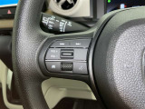 ステアリングスイッチ装備!運転しながら手元でオーディオの操作などができます。